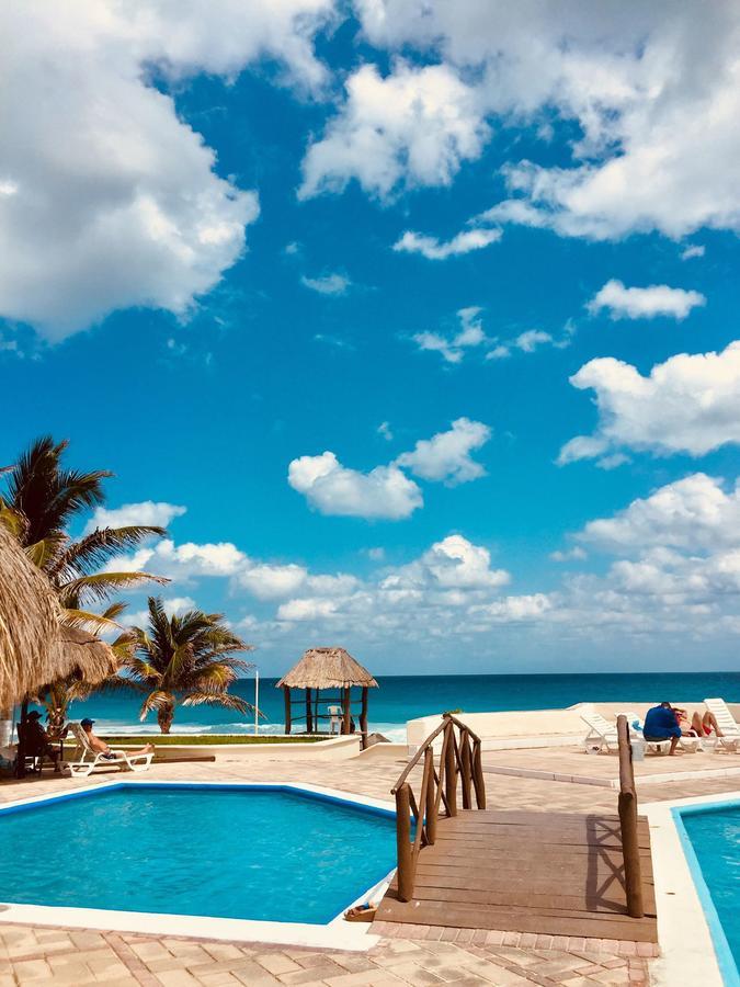 Brisas Sealight Apartment Cancún Extérieur photo
