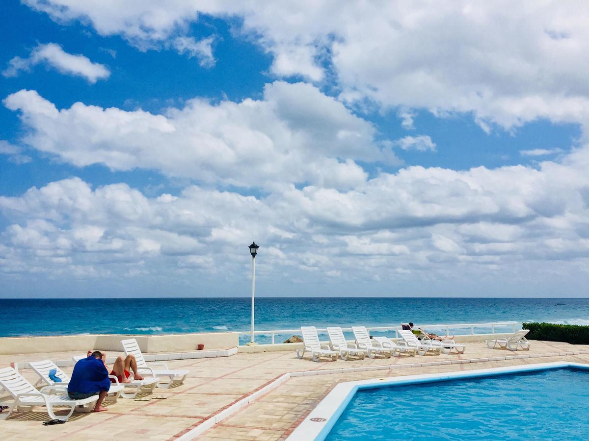 Brisas Sealight Apartment Cancún Extérieur photo